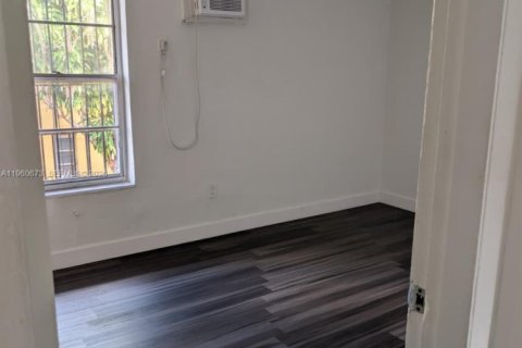 Appartement à louer à Miami, Floride: 2 chambres, 427.54 m2 № 2023498 - photo 13