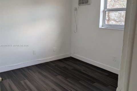 Appartement à louer à Miami, Floride: 2 chambres, 427.54 m2 № 2023498 - photo 3