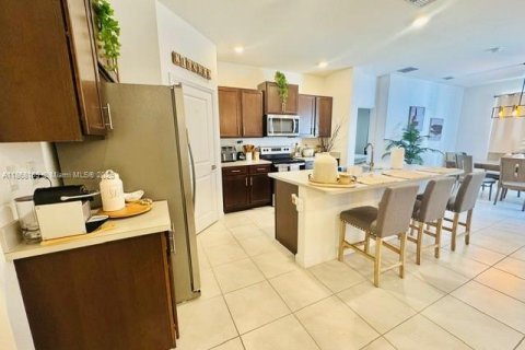 Casa en venta en Homestead, Florida, 4 dormitorios, 156.54 m2 № 1897536 - foto 5