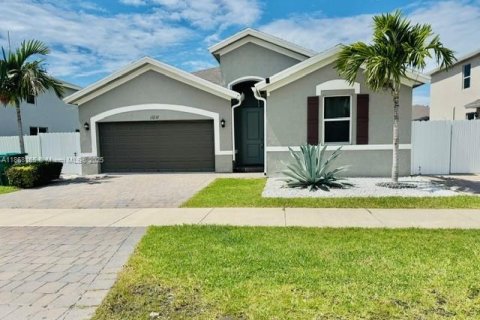 Casa en venta en Homestead, Florida, 4 dormitorios, 156.54 m2 № 1897536 - foto 1