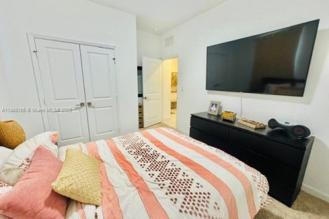 Casa en venta en Homestead, Florida, 4 dormitorios, 156.54 m2 № 1897536 - foto 16