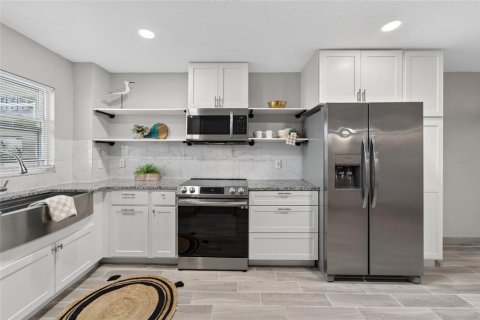 Condo in Apollo Beach, Florida, 2 bedrooms  № 2231002 - photo 14
