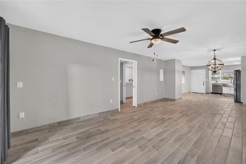 Condo in Apollo Beach, Florida, 2 bedrooms  № 2231002 - photo 23