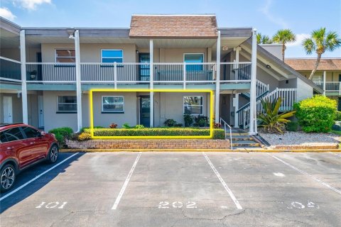 Condo in Apollo Beach, Florida, 2 bedrooms  № 2231002 - photo 4