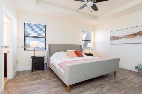 Снять в аренду таунхаус в Хайалиа, Флорида 4 спальни, 147.06м2, № 2004830 - фото 6