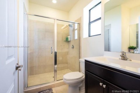 Снять в аренду таунхаус в Хайалиа, Флорида 4 спальни, 147.06м2, № 2004830 - фото 8