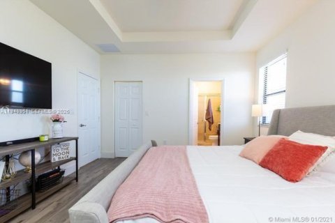 Снять в аренду таунхаус в Хайалиа, Флорида 4 спальни, 147.06м2, № 2004830 - фото 7