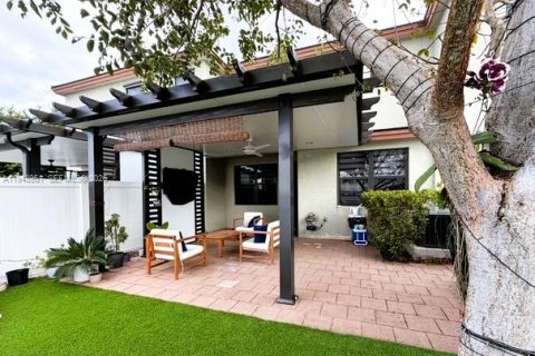 Снять в аренду таунхаус в Хайалиа, Флорида 4 спальни, 147.06м2, № 2004830 - фото 18