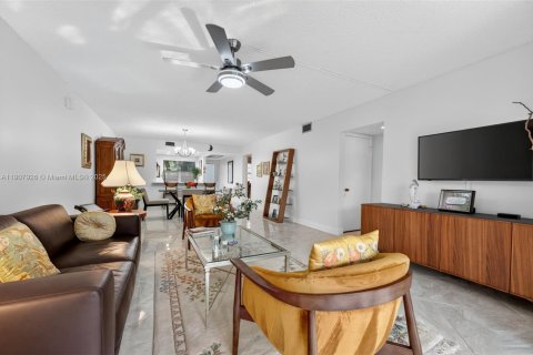 Купить кондоминиум в Коконат Крик, Флорида 2 спальни, 107.4м2, № 1964746 - фото 10