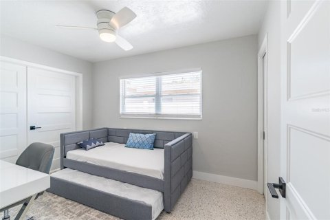 Casa en alquiler en South Pasadena, Florida, 3 dormitorios, 117.43 m2 № 996931 - foto 2