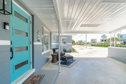 Villa ou maison à louer à South Pasadena, Floride: 3 chambres, 117.43 m2 № 996931 - photo 6