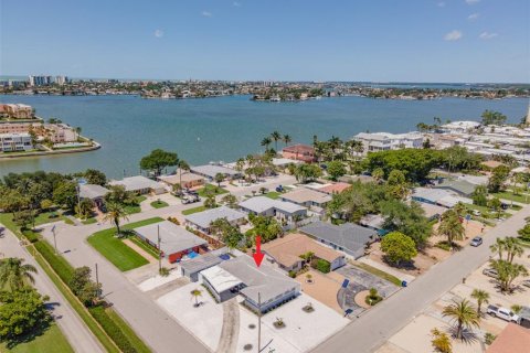Casa en alquiler en South Pasadena, Florida, 3 dormitorios, 117.43 m2 № 996931 - foto 4