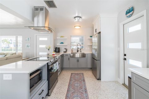 Casa en alquiler en South Pasadena, Florida, 3 dormitorios, 117.43 m2 № 996931 - foto 15