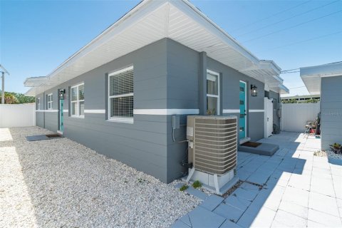 Casa en alquiler en South Pasadena, Florida, 3 dormitorios, 117.43 m2 № 996931 - foto 8