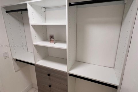 Copropriété à louer à Miami, Floride: 1 chambre, 73.58 m2 № 2030879 - photo 2