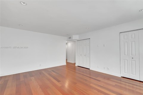 Copropriété à louer à Miami Beach, Floride: 3 chambres, 180.69 m2 № 1998137 - photo 12