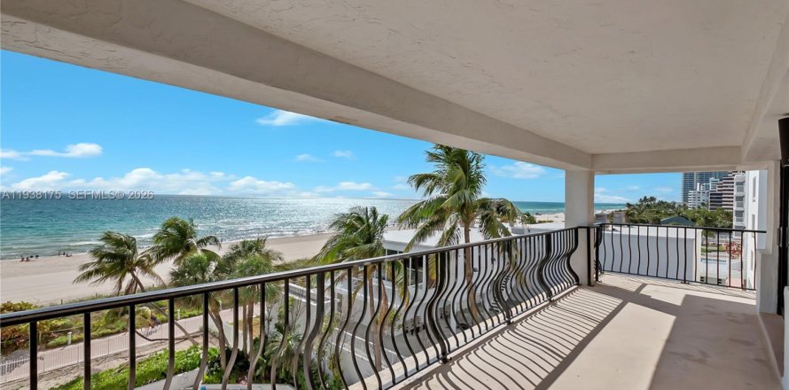 Condo à Miami Beach, Floride, 3 chambres  № 1998137