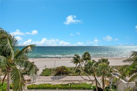 Copropriété à louer à Miami Beach, Floride: 3 chambres, 180.69 m2 № 1998137 - photo 3