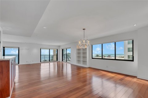 Copropriété à louer à Miami Beach, Floride: 3 chambres, 180.69 m2 № 1998137 - photo 5