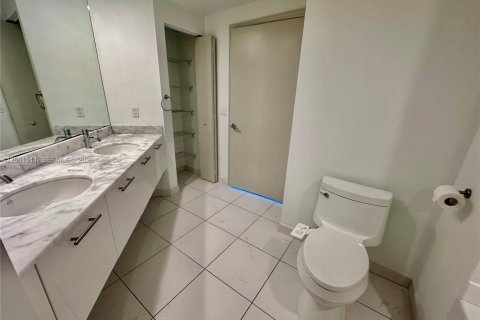 Copropriété à vendre à Miami, Floride: 2 chambres, 111.2 m2 № 2274076 - photo 14