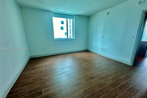 Copropriété à vendre à Miami, Floride: 2 chambres, 111.2 m2 № 2274076 - photo 9