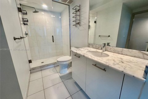Copropriété à vendre à Miami, Floride: 2 chambres, 111.2 m2 № 2274076 - photo 11