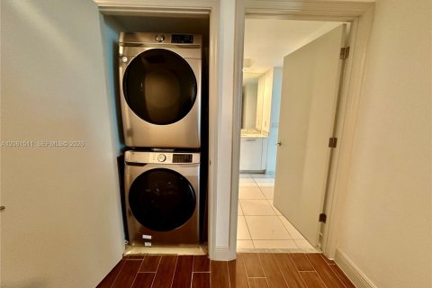 Copropriété à vendre à Miami, Floride: 2 chambres, 111.2 m2 № 2274076 - photo 7