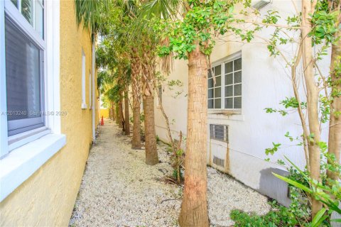 Immobilier commercial à vendre à Miami Beach, Floride: 763.56 m2 № 2075567 - photo 8