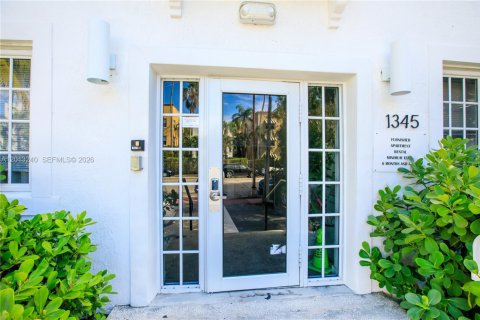 Immobilier commercial à vendre à Miami Beach, Floride: 763.56 m2 № 2075567 - photo 2