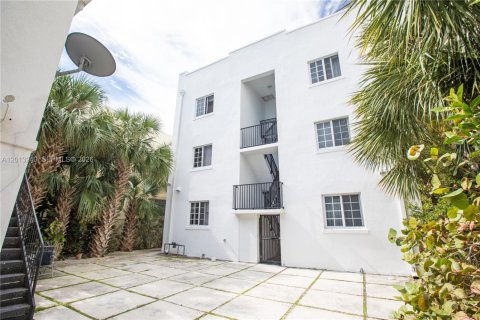 Immobilier commercial à vendre à Miami Beach, Floride: 763.56 m2 № 2075567 - photo 4