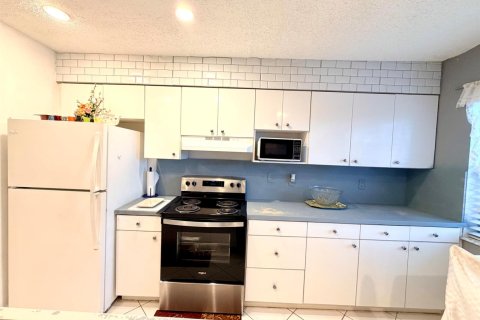 Купить кондоминиум в Тамарак, Флорида 3 комнаты, 87.33м2, № 2250661 - фото 8