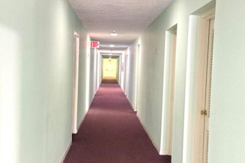 Купить кондоминиум в Тамарак, Флорида 3 комнаты, 87.33м2, № 2250661 - фото 23