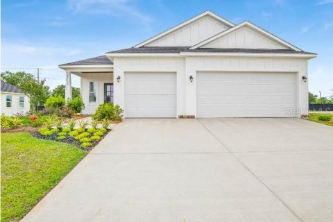 House in Sorrento, Florida 3 bedrooms, 174.28 sq.m. № 2202265