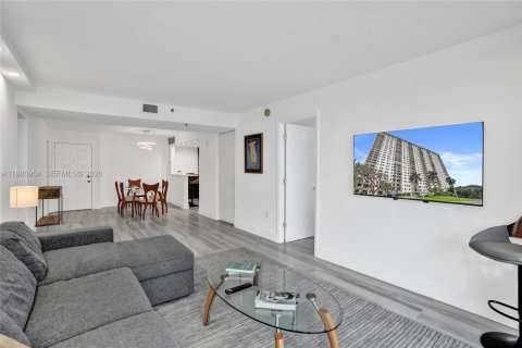 Copropriété à vendre à Hollywood, Floride: 2 chambres, 110.55 m2 № 2045452 - photo 12