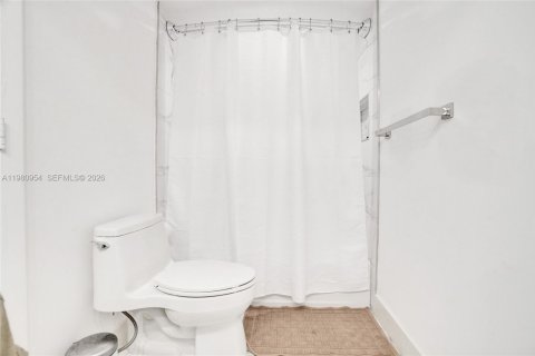 Copropriété à vendre à Hollywood, Floride: 2 chambres, 110.55 m2 № 2045452 - photo 24