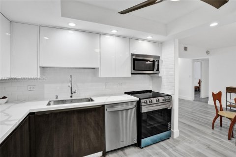 Copropriété à vendre à Hollywood, Floride: 2 chambres, 110.55 m2 № 2045452 - photo 7