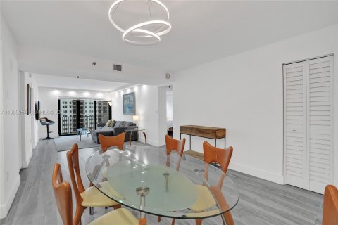 Copropriété à vendre à Hollywood, Floride: 2 chambres, 110.55 m2 № 2045452 - photo 19