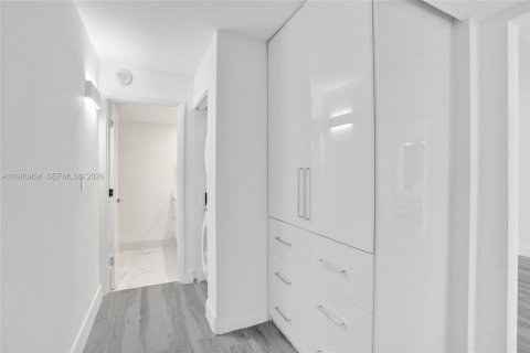 Copropriété à vendre à Hollywood, Floride: 2 chambres, 110.55 m2 № 2045452 - photo 22