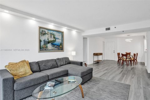 Copropriété à vendre à Hollywood, Floride: 2 chambres, 110.55 m2 № 2045452 - photo 11