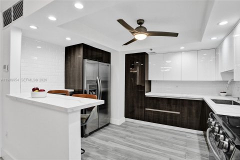 Copropriété à vendre à Hollywood, Floride: 2 chambres, 110.55 m2 № 2045452 - photo 5