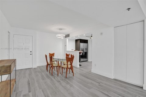 Copropriété à vendre à Hollywood, Floride: 2 chambres, 110.55 m2 № 2045452 - photo 17