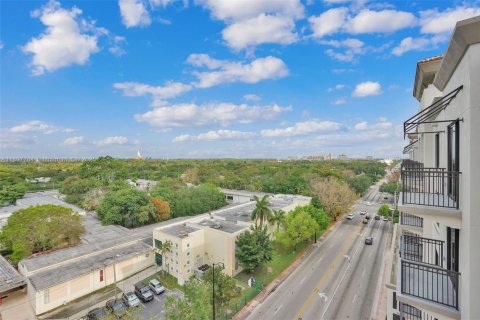 Снять в аренду кондоминиум в Корал-Гейблс, Флорида 2 спальни, 95.88м2, № 1949213 - фото 27