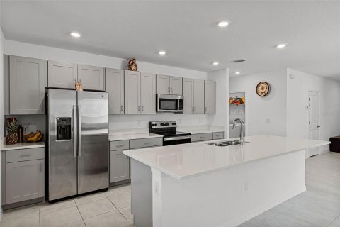House in Haines City, Florida 4 bedrooms, 195.65 sq.m. № 1835001 - photo 6