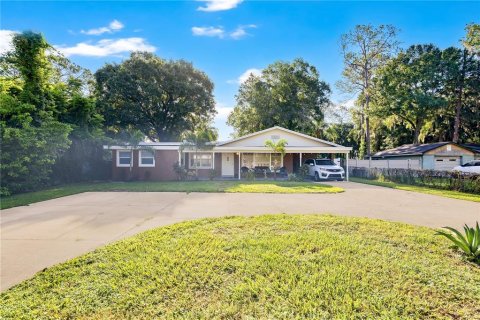 House in Apopka, Florida 4 bedrooms, 214.98 sq.m. № 1834726 - photo 1