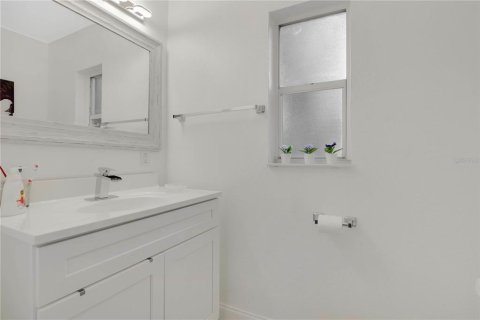 House in Apopka, Florida 4 bedrooms, 214.98 sq.m. № 1834726 - photo 17