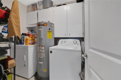 House in Apopka, Florida 4 bedrooms, 214.98 sq.m. № 1834726 - photo 21
