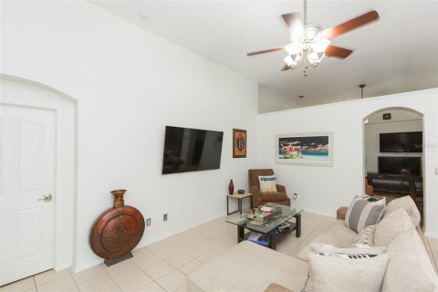 Casa en venta en Saint Petersburg, Florida, 3 dormitorios, 189.24 m2 № 1856678 - foto 17