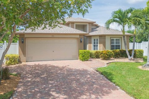 Casa en venta en Saint Petersburg, Florida, 3 dormitorios, 189.24 m2 № 1856678 - foto 1
