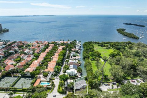 Villa ou maison à Miami, Floride 4 chambres, 362.23 m2 № 2039375