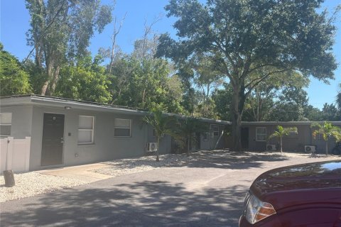 Commercial property in Largo, Florida 5 bedrooms, 218.69 sq.m. № 2416922 - photo 30